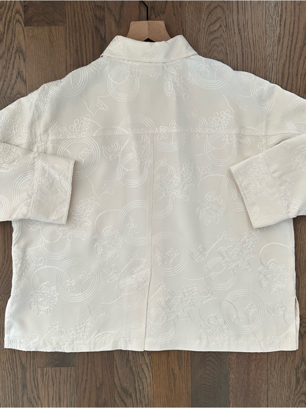 Vintage Chico's Floral Embroidered 100% Silk Button Front Shirt Cream Size 2 / M - Picture 8 of 9